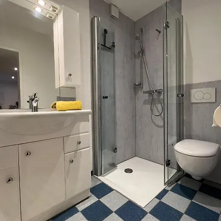 Modern Private With Kitchen, Wifi & Parking Апартаменты